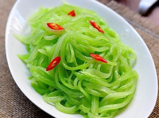 清炒莴笋丝