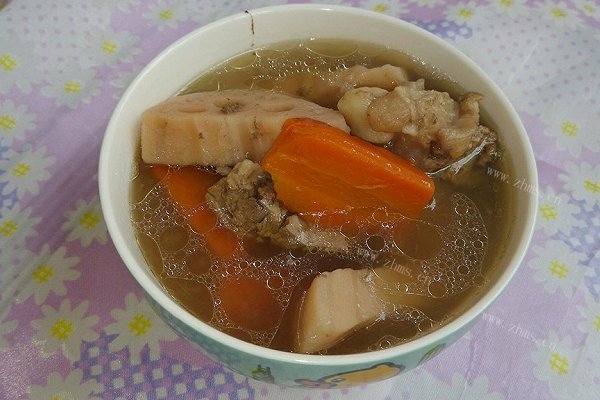 猪骨胡萝卜莲藕汤