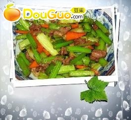 简单的西芹炒小牛肉