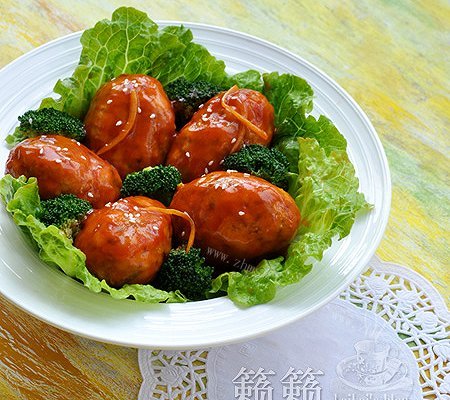 鹌鹑蛋大丸子