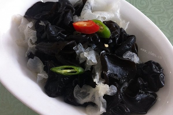黑白双耳