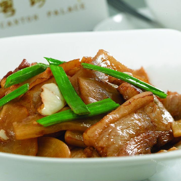 回味无穷的蒜苗炒五花肉