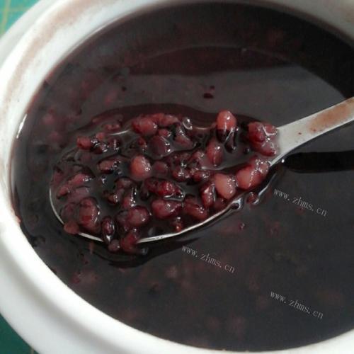 简单易做的红豆黑米粥