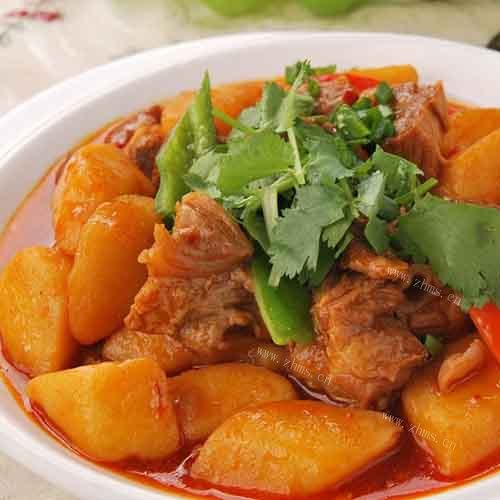 好吃的土豆炖肉的做法