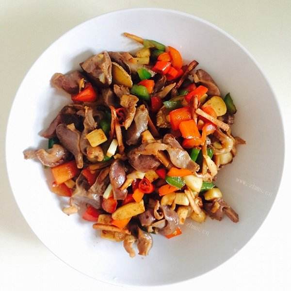 香喷喷的榨菜炒鸡胗