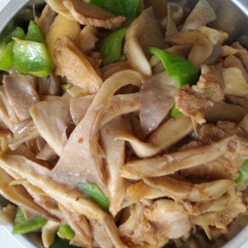 秀色可餐的肉片炒平菇