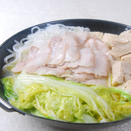 「懒人版」猪肉白菜炖粉条