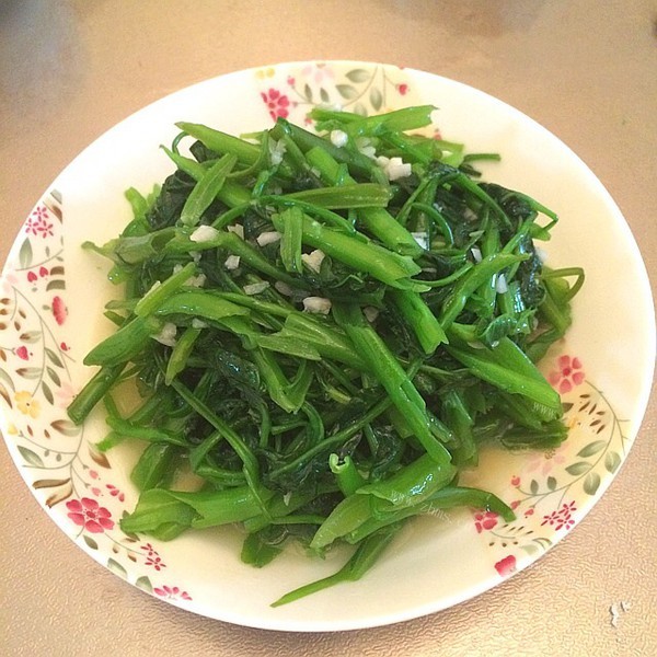 诱人的蒜蓉空心菜