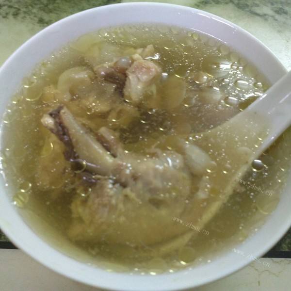 美味鸡骨草煲猪骨