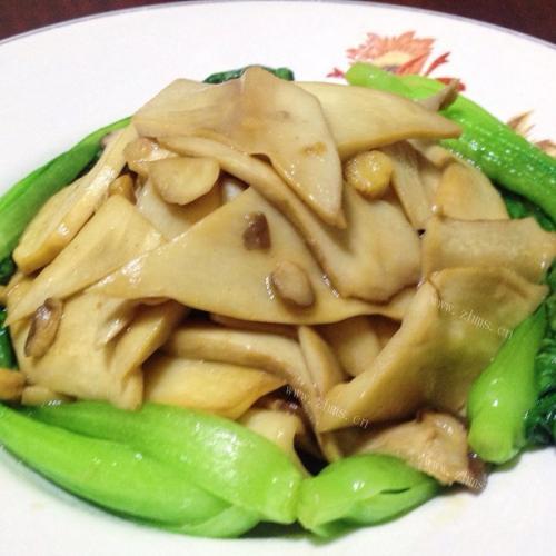 诱人的干煸杏鲍菇