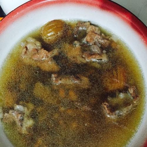 鲜美的鸡骨草汤