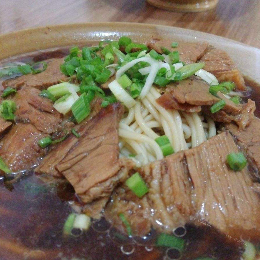 入味的卤肉面