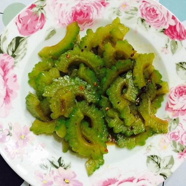 简单的凉拌苦瓜