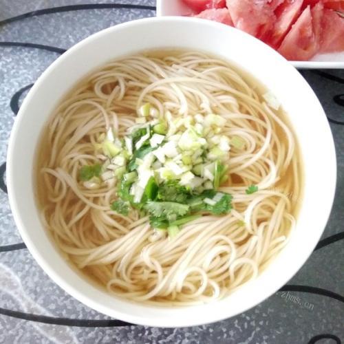 秘制一碗阳春面 