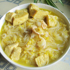 酸菜炖冻豆腐