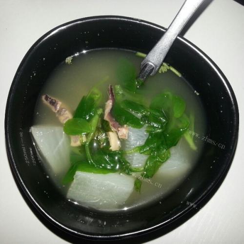 香喷喷萝卜炖排骨汤