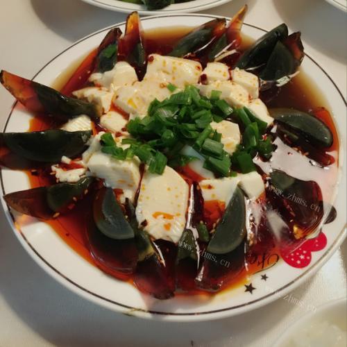 丝滑的松花蛋豆腐