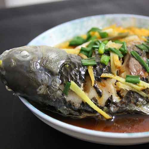 健康美味的清蒸鲫鱼