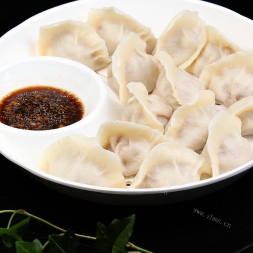自己做的芹菜猪肉水饺