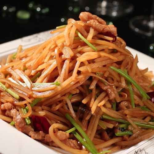 鲜香美味的土豆丝炒肉