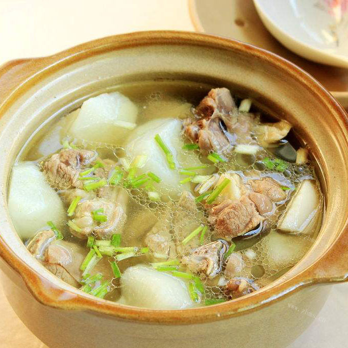 滋补羊肉萝卜汤的做法