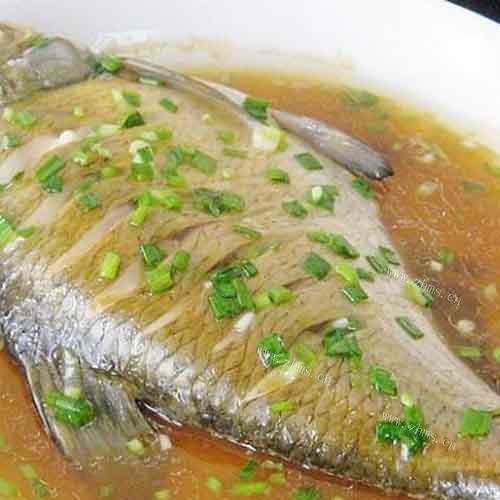 家常菜清蒸鲈鱼