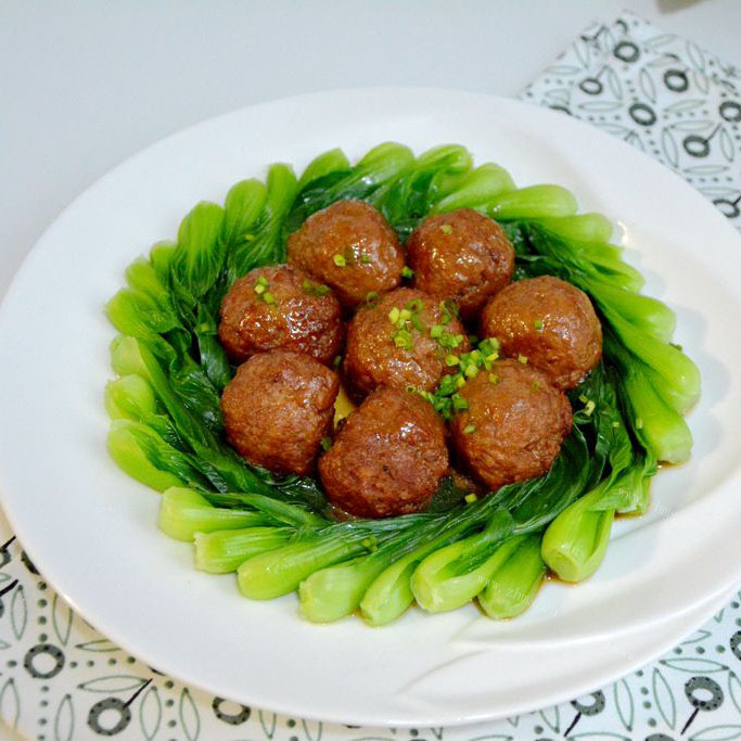 营养丰富的红烧肉丸子