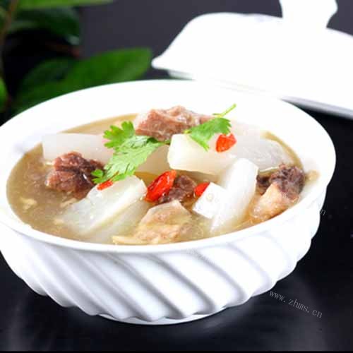 十分诱人的萝卜炖牛肉