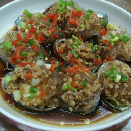 简单版蒜蓉粉丝蒸鲍鱼