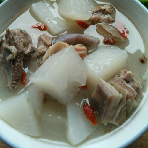 飘香羊肉萝卜汤的做法