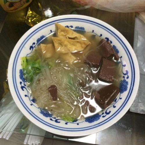 美味的鸭血粉丝