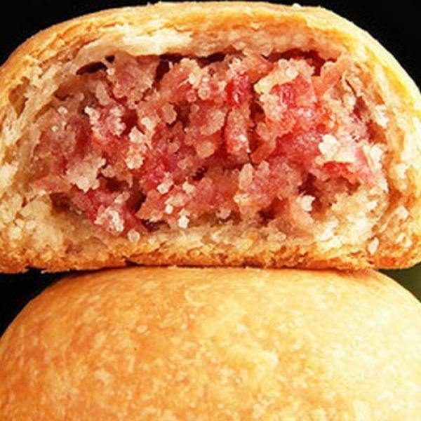 美味的云腿月饼