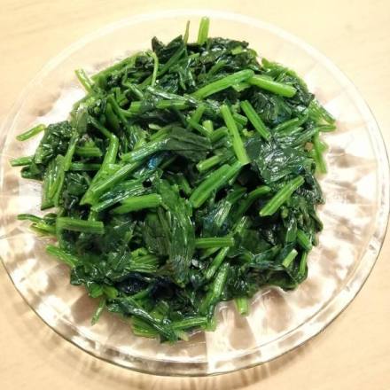 香糯的素炒菠菜