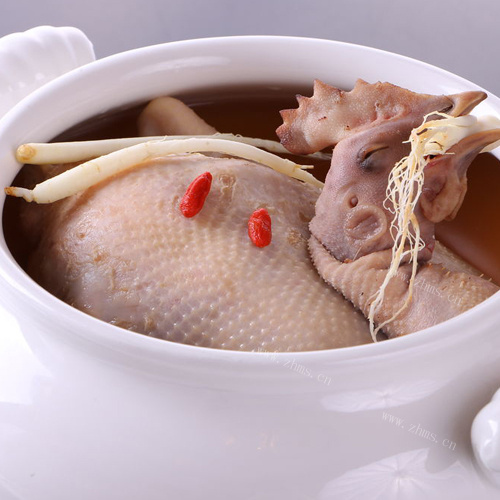 营养的晚餐炖鸡汤做法