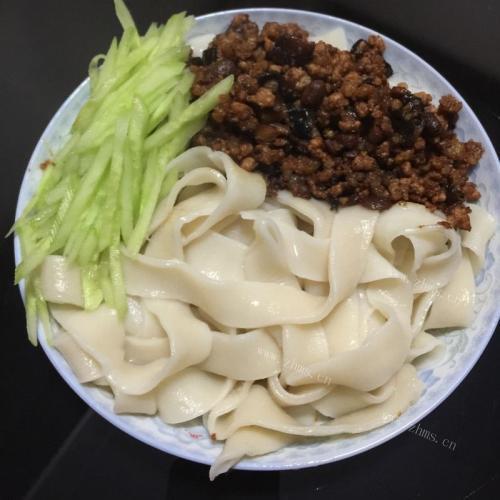 可口的凉面条的做法