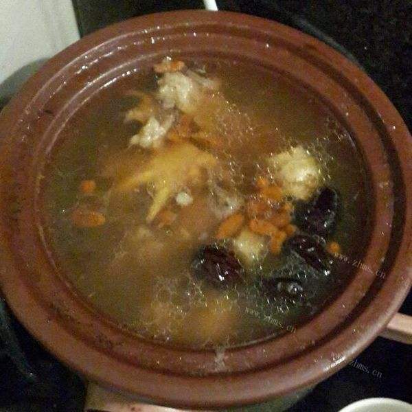 美味的粉葛鲮鱼汤