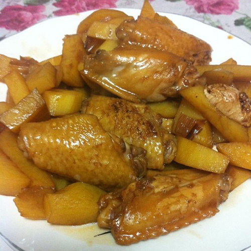 简单的土豆烧鸡翅