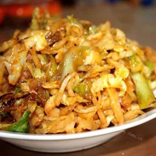 让人怀念的洋白菜炒饼 