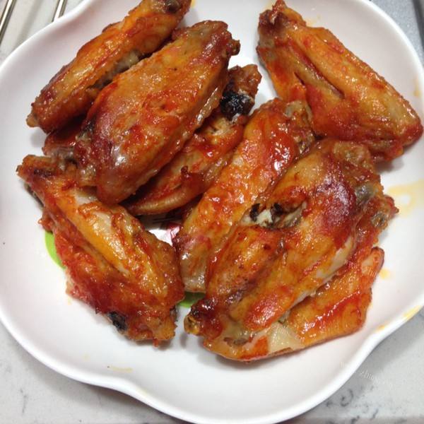 美味的烤翅 