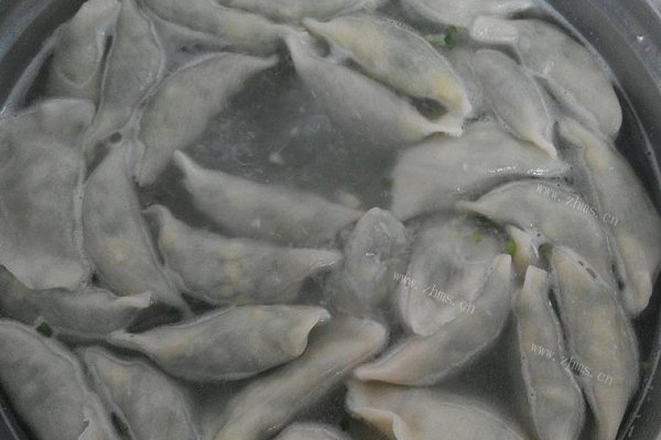 家常版韭菜鸡蛋饺子