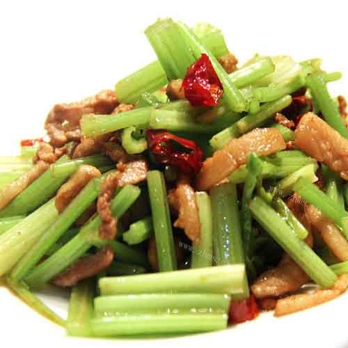好吃的芹菜炒肉的做法