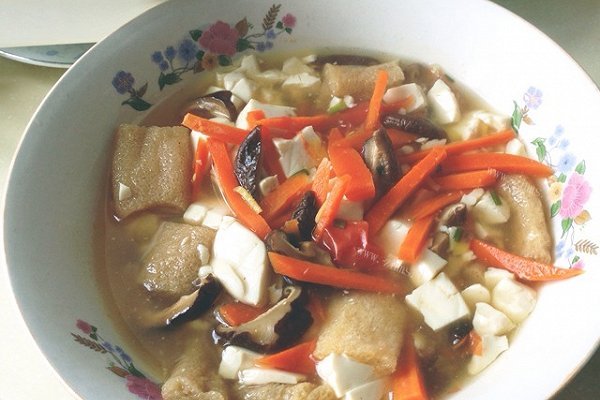 家常版香菇竹荪豆腐汤