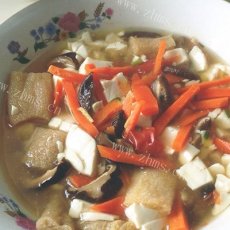 家常版香菇竹荪豆腐汤