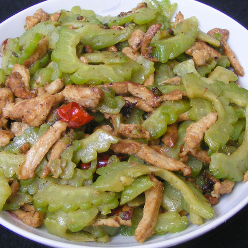 家常菜苦瓜炒肉