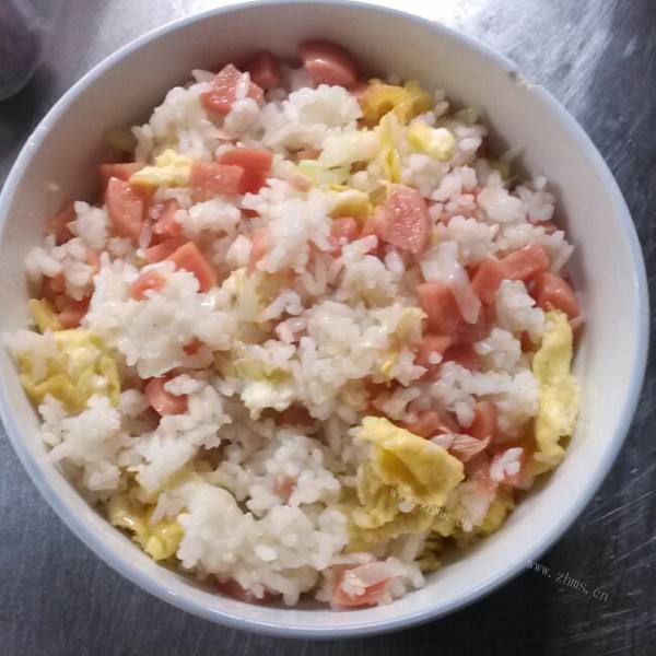 自己做的火腿肠蛋炒饭