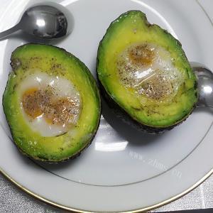 咸香的烤鸡蛋