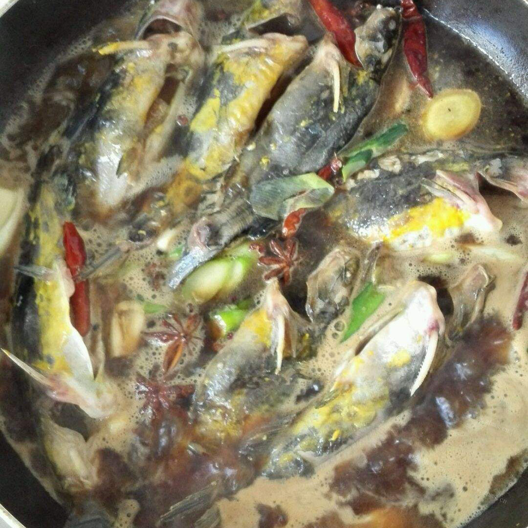 香味扑鼻的红烧嘎鱼