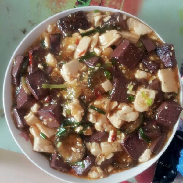 清淡的猪血煮豆腐 