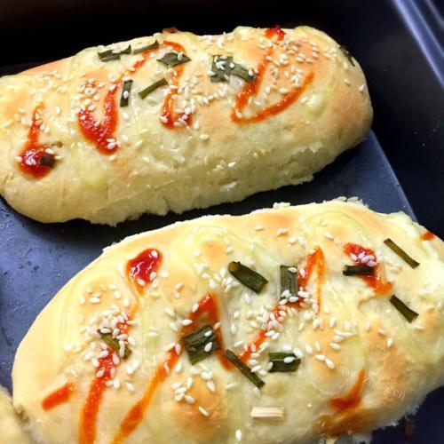 香葱肉松面包卷
