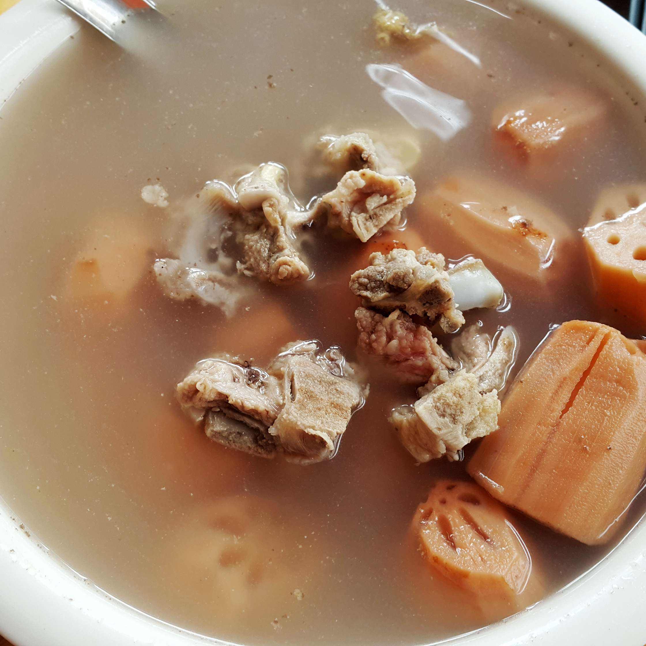 易做的排骨莲藕汤的做法